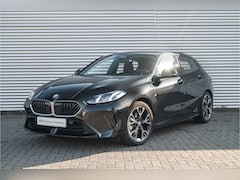 BMW 1-serie - 120 M Sport Automaat / M Adaptief onderstel / Sportstoelen / Harman Kardon / Achteruitrijc