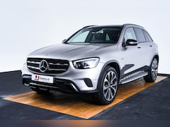 Mercedes-Benz GLC-klasse - 300e 4MATIC Premium Plus Trekhaak - Panoramadak - Rijsassistentiepakket plus - Burmester