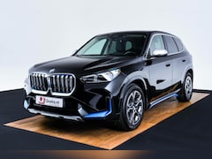 BMW iX1 - xDrive30 xLine - Comfort Access - Getinte Ruiten - Grootlichtassistent - Interieurlijst Sc