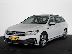 Volkswagen Passat Variant - 1.4 TSI PHEV GTE Panoramadak Stoelverwarming Camera