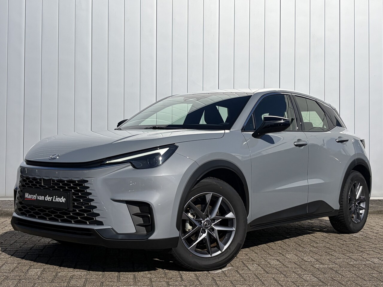 Lexus LBX - Business Line 2WD Parkeer en Dodehoek Sensoren Stoel Stuur Verwarming - AutoWereld.nl