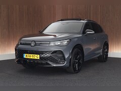 Volkswagen Tiguan - 1.5 272pk eHybrid R-Line Edition Black Style Trekhaak 360Camera Keyless Massage Virtual Co