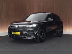 Volkswagen Tiguan - 1.5 eHybrid 272pk R-Line Edition Black Style Leder Trekhaak 360Camera HUD Keyless Massage