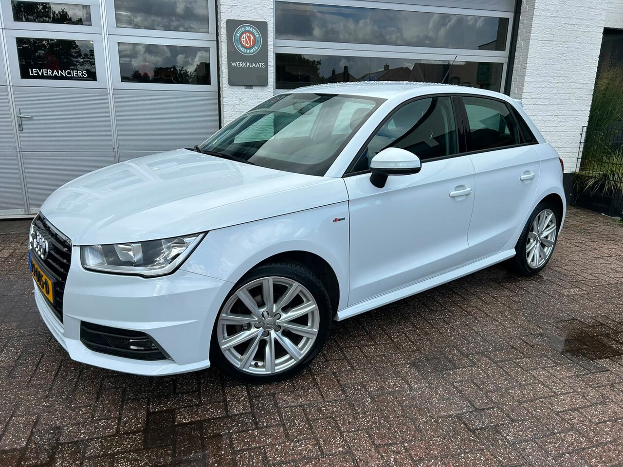 Audi A1 Sportback - 1.0 TFSI Adrenalin S-LINE NAVI|CRUISE|NAP - AutoWereld.nl