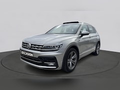 Volkswagen Tiguan - 1.5 TSI ACT Highline Business R | Trekhaak | Panoramadak |