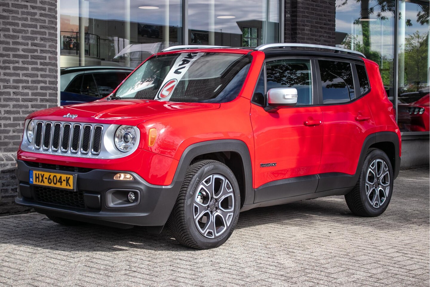 Jeep Renegade - 1.4 MultiAir Limited | Navi | Camera | Adapt. Cruise - AutoWereld.nl