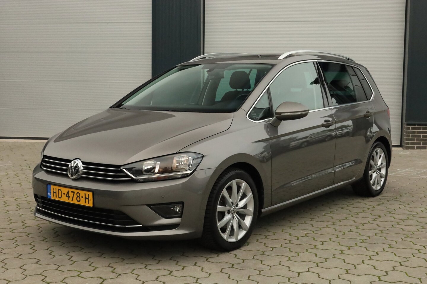 Volkswagen Golf Sportsvan - 1.4 TSI Highline Pano Trekhaak - AutoWereld.nl