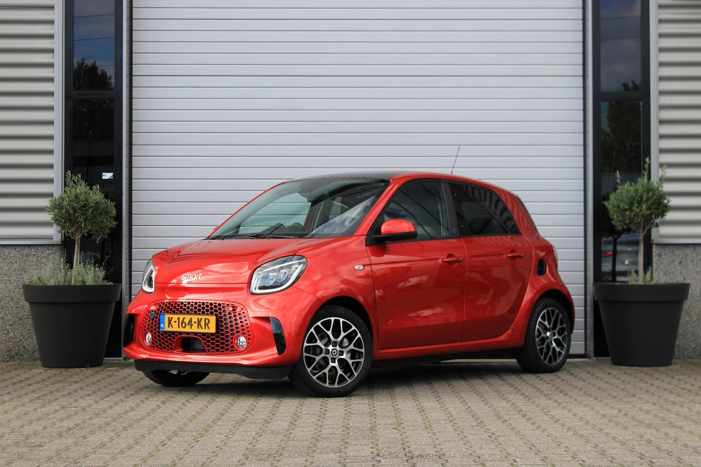 Smart Forfour - EQ 18 kWh 95% SOH | Pano | Camera | Stoelverwarming | Sfeerverlichting | DAB | LED | Leder - AutoWereld.nl
