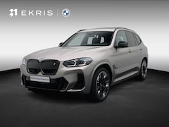 BMW iX3 - High Executive | SoH 100% | Stuurwielrand verwarmd | Trekhaak | Panoramadak | Driving Assi