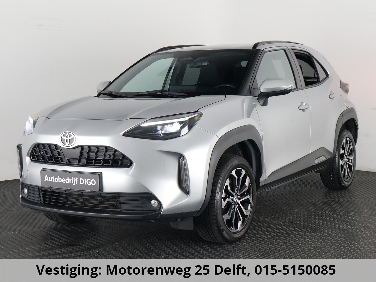Toyota Yaris Cross - 1.5 HYBRID DYNAMIC LUXURY GARANTIE 2035 ! PARKEERSENSOREN VOOR & ACHTER . STOEL/STUUR VERW - AutoWereld.nl