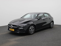 Mercedes-Benz A-klasse - 180 Star Edition | Automaat | Achteruitrijcamera | Parkeersensoren | Stoelverwarming | Cli