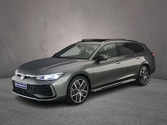 Volkswagen Passat Variant - R-Line Edition 1.5 TSI eHybrid 272pk DSG Automaat Trekhaak, Panoramadak, Adaptive cruise c