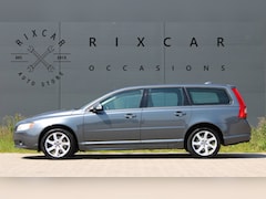 Volvo V70 - 2.4 D5 Momentum Automaat Leer AllSeason Trekhaak NIEUWBINNEN