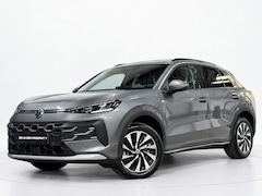 Volkswagen T-Roc - 1.5 eTsi Life First Edition ACC Stoelverwarming Lane assist Apple Carplay