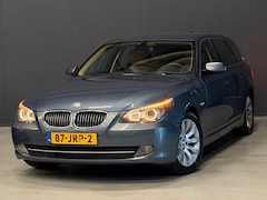 BMW 5-serie Touring - 523i Business Line Edition II AUTOMAAT LEDER/CRUISE/PDC | NETTE AUTO