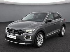Volkswagen T-Roc - 1.5TSI/150PK DSG Sport · Trekhaak · Apple/Android Car Play · Stoel- & stuurverwarming · Ca