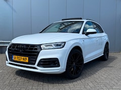 Audi Q5 - 50 TFSI-e Quattro S-edition | Panoramadak | | Luchtvering | Navigatie | Stoelverwarming |