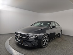 Mercedes-Benz A-klasse - 180 Business Line | Stoelverwarming | Achteruitrijcamera | Climate Control | Navigatie | A