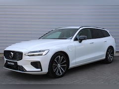Volvo V60 - T8 Plug-in hybrid AWD Plus Dark | SOH-waarde 100% | Trekhaak | Panoramadak | Verwarmbare v