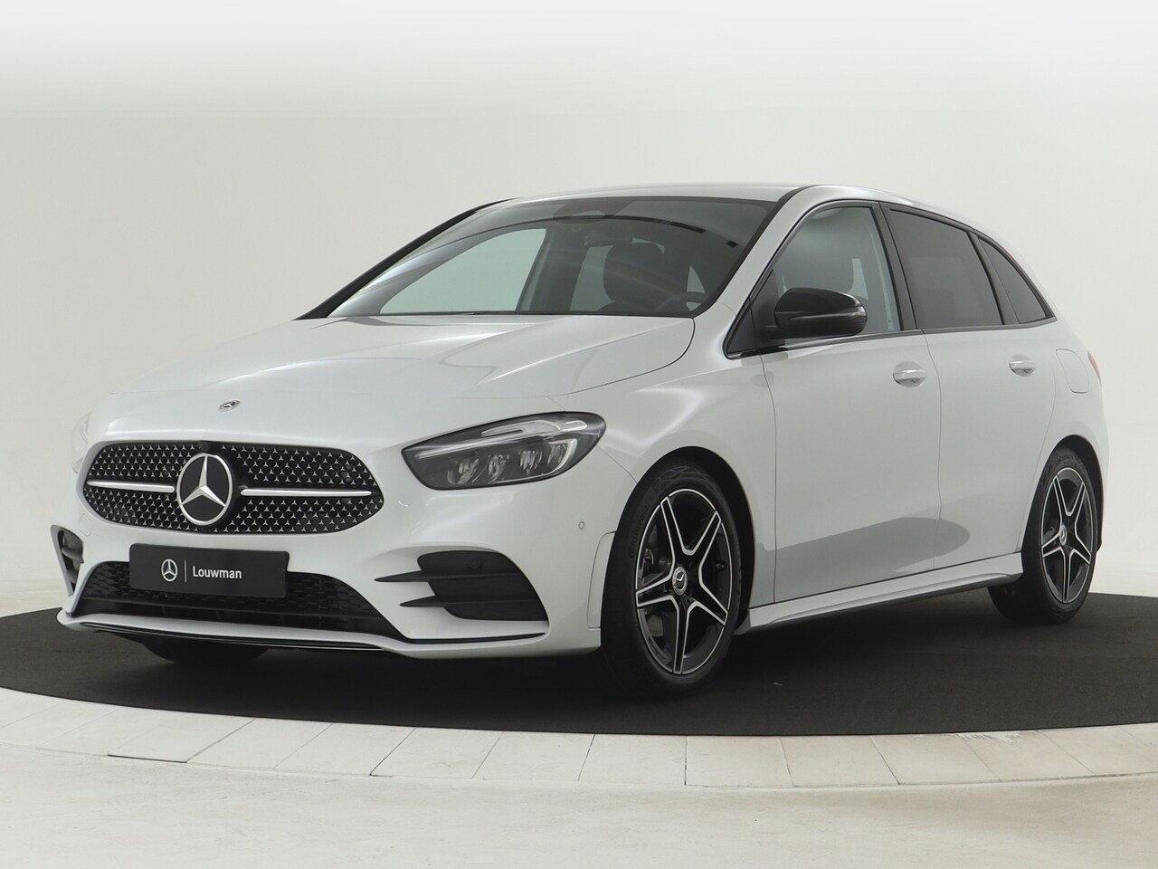 Mercedes-Benz B-klasse - 180 AMG Line | Nightpakket | Premium pakket | EASY PACK achterklep | USB-pakket plus | MBU - AutoWereld.nl