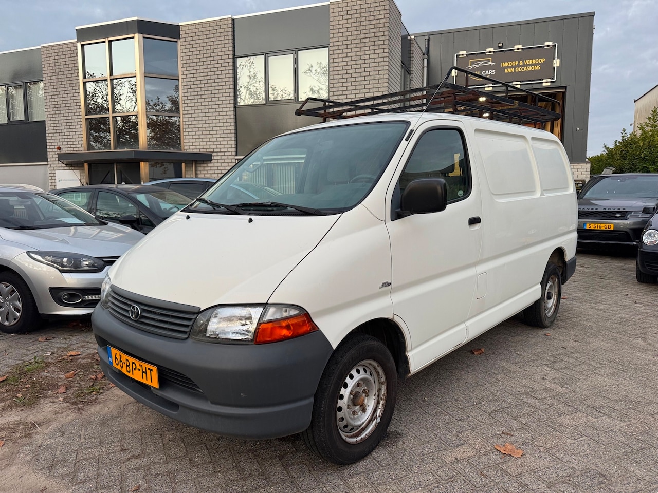 Toyota HiAce - 2.5 D4-D 90 Base Airco Elektr Ramen - AutoWereld.nl