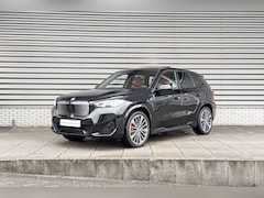 BMW iX1 - xDrive30 67 kWh | M Sport | Panoramadak