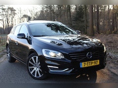 Volvo V60 - 2.4 D6 AWD Plug-In Hybrid Summum NL AUTO NIEUWE APK Trekhaak