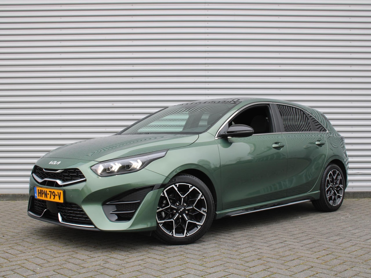 Kia Cee'd - Ceed 1.5 T-GDi GT-Line | Stuur-/stoelverwarming | Schuifdak | Cruise adapt. | Camera | 17" - AutoWereld.nl
