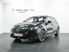 BMW 1-serie - 120 M Sport Automaat / Panoramadak / Sportstoelen / M Adaptief onderstel / Achteruitrijcam