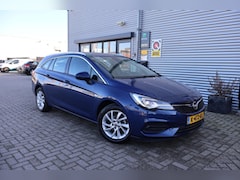 Opel Astra Sports Tourer - 1.2 Elegance 1e Eigenaar | Dealer Onderh | BTW | NAP | Camera | Navi | Cruise | Keyless |