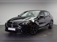 BMW 1-serie - 120 M Sport Automaat / Sportstoelen / Achteruitrijcamera / Stuurverwarming / PDC