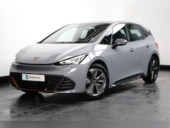 CUPRA Born - Essential 62 kWh 204PK | Achteruitrijcamera | Dode hoek detectie | Navigatie & Apple Carpl