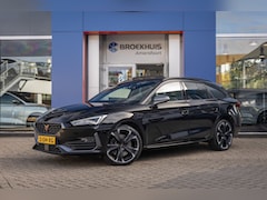 SEAT Leon Sportstourer - 1.4 e-Hybrid VZ Adrenaline | Schuif/kantel dak | Stoel- Stuurverwarming | Dodehoek Detecti