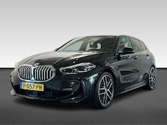 BMW 1-serie - 1-Serie 118i Executive M-Sport Automaat 2022