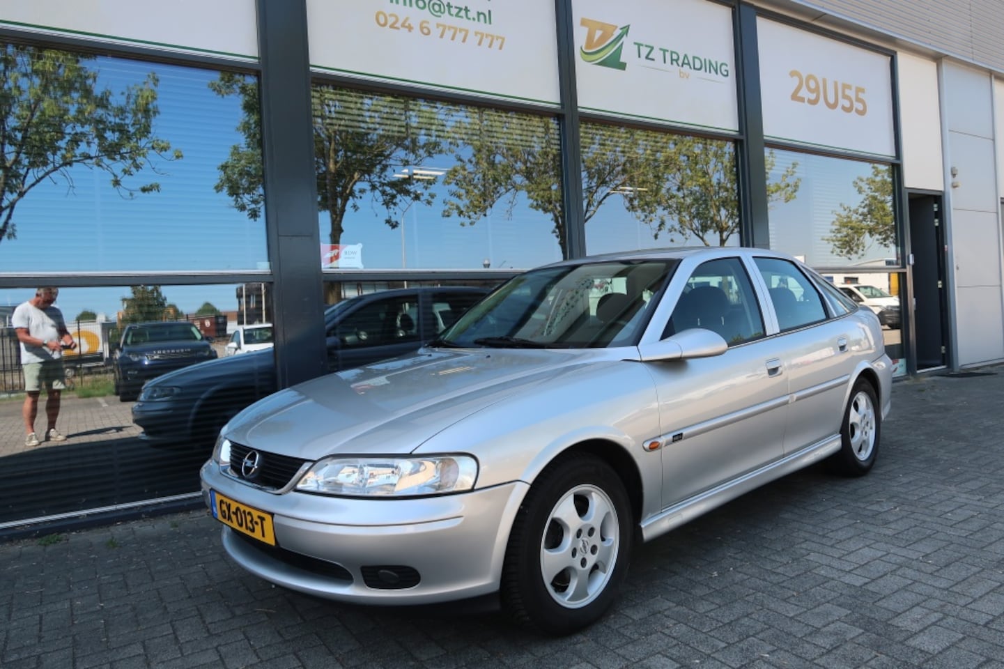 Opel Vectra - 1.6-16V Diamond 100 Edition (Unieke auto, unieke km-stand) - AutoWereld.nl