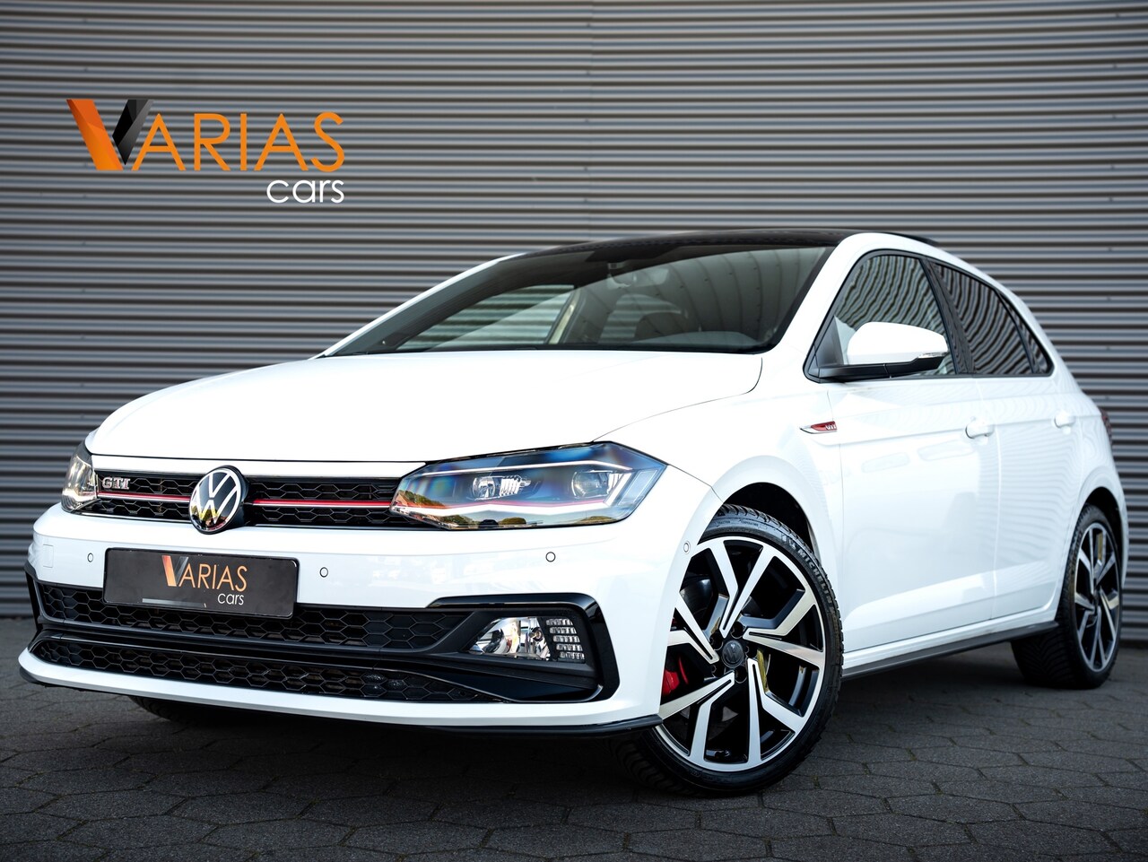 Volkswagen Polo - 2.0 TSI GTI Pano Beats Navi Camera VOL!! - AutoWereld.nl