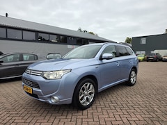 Mitsubishi Outlander - 2.0 PHEV Instyle, leder interieur, open dak, xenon, trekhaak