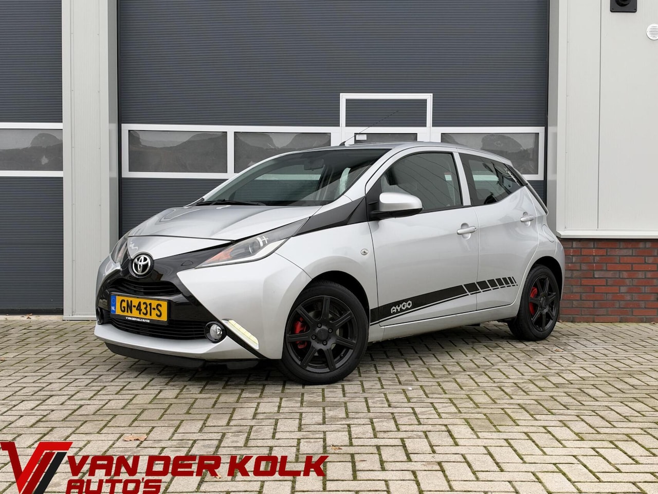 Toyota Aygo - 1.0 VVT-i x-play | Camera | Limiter | LED | Lichtmetaal - AutoWereld.nl