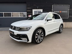 Volkswagen Tiguan - 2.0 TSI 4Motion 3X R Line Pano Trekhaak