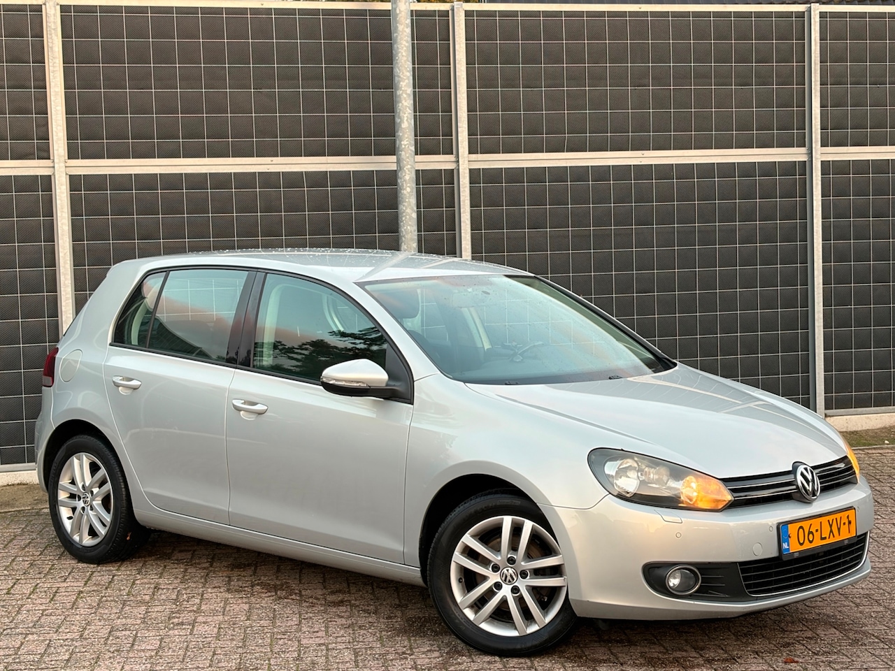 Volkswagen Golf - 1.2 TSI Highline BlueMotion 1.2 TSI Highline BlueMotion - AutoWereld.nl