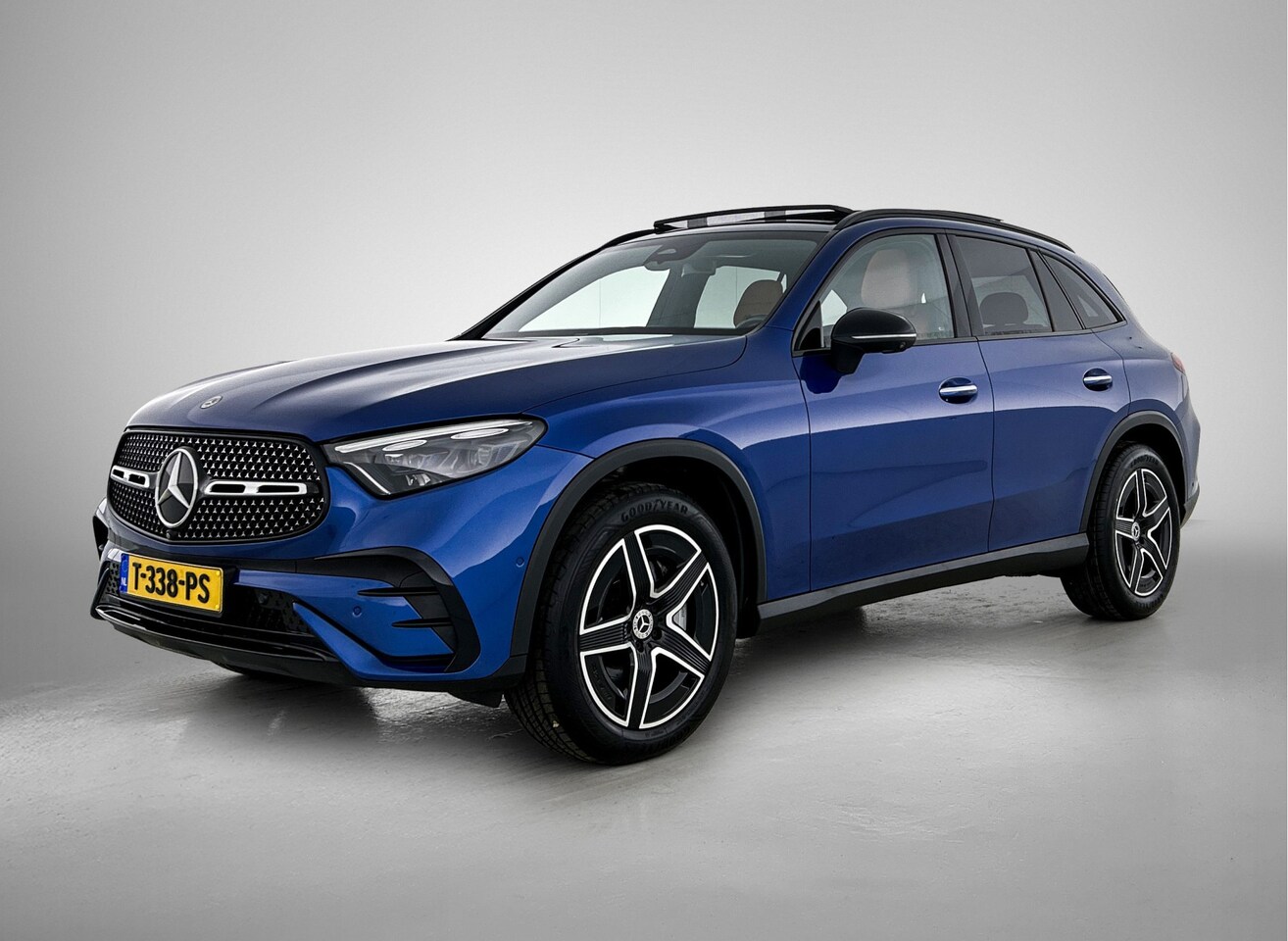 Mercedes-Benz GLC-klasse - 200 4MATIC AMG Line Lichtmetalen velgen | Naviagtie | Panoramadak | elect. bed. voorstoele - AutoWereld.nl