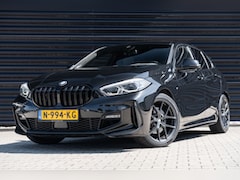 BMW 1-serie - 118i High Executive M sport / CARPLAY / MAXTON / SFEERVERLICHTING / STOELVERWARMING