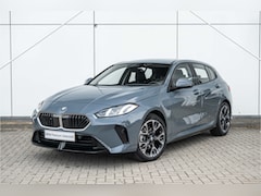 BMW 1-serie - 120 M Sport Design Automaat / Sportstoelen / Achteruitrijcamera / Stoelverwarming / PDC