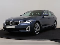 BMW 5-serie Touring - 530e High Executive Luxury Line Automaat / Achteruitrijcamera / Laserlight / Comfortstoele
