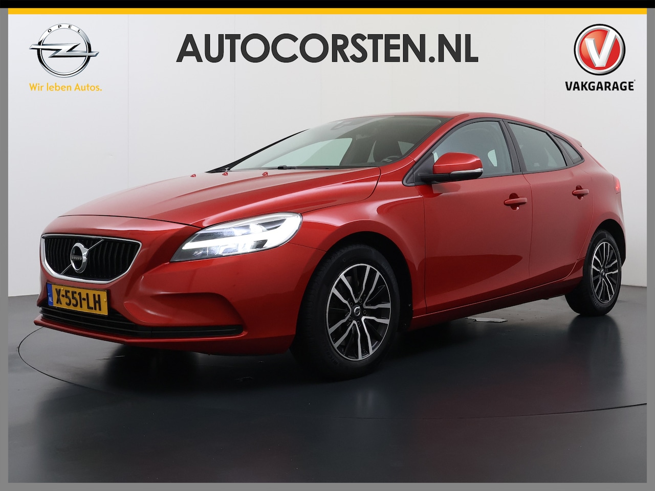 Volvo V40 - 1.5T 123PK Automaat Trekhaak Navi Bluetooth Pdc Cruise Control Inscription Isofix Lmv Led - AutoWereld.nl