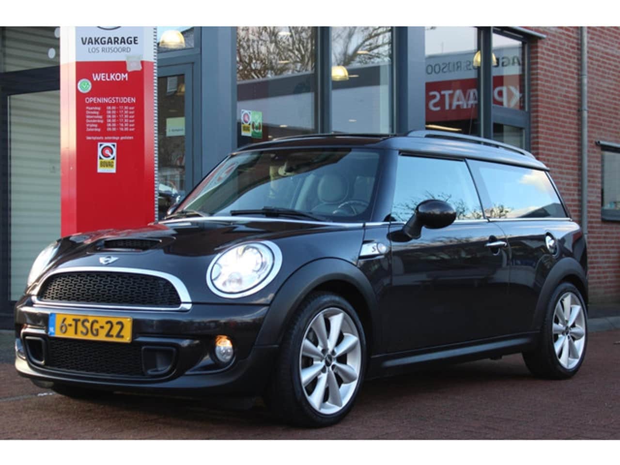 MINI Clubman - Cooper 1.6 *S* | 184 PK | Schuifdak | Leder | Navigatie | Stoelverwarming | Cruise & Clima - AutoWereld.nl