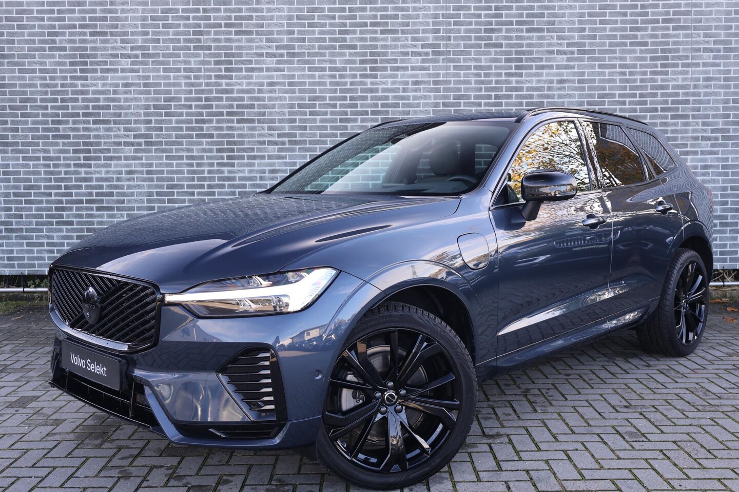 Volvo XC60 - 2.0 T6 Plug-in hybrid AWD Plus Black Edition 2.0 T6 Plug-in hybrid AWD Plus Black Edition - AutoWereld.nl
