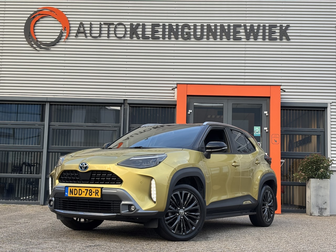 Toyota Yaris Cross - 1.5 Hybrid Adventure AWD / Elektrische Achterklep / Side Steps / Head Up Display / - AutoWereld.nl