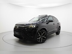 Volkswagen Tiguan - 1.5 eTSI 3x R Line PANO IQ HEAD UP H&K 360