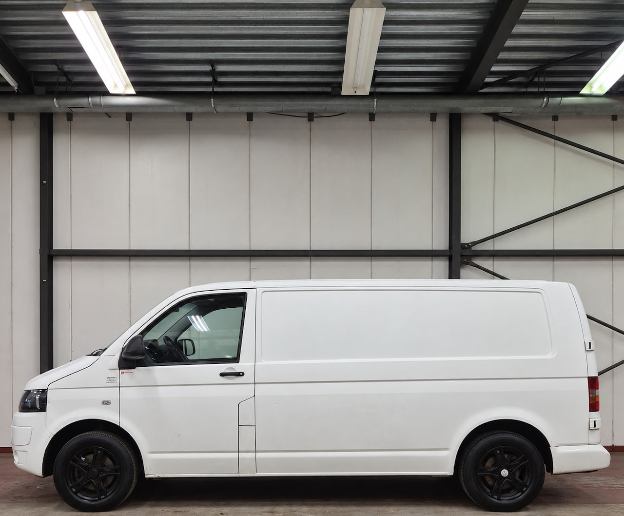 Volkswagen Transporter - 2.0 TDI L2H1 TREKHAAK LANG EURO 5 - AutoWereld.nl